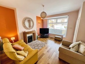 Lounge- click for photo gallery
